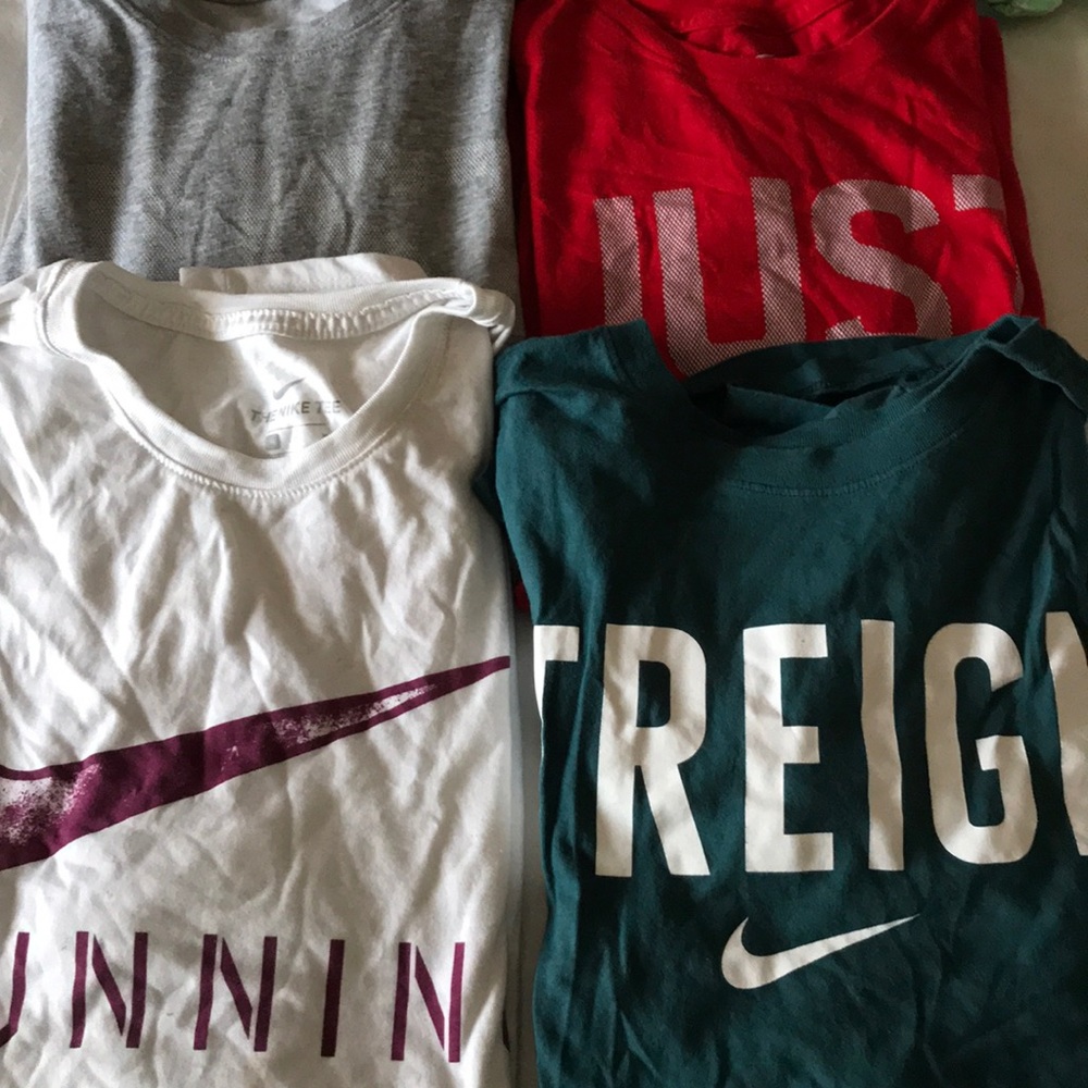 Lot of 4 Nike shirts!!